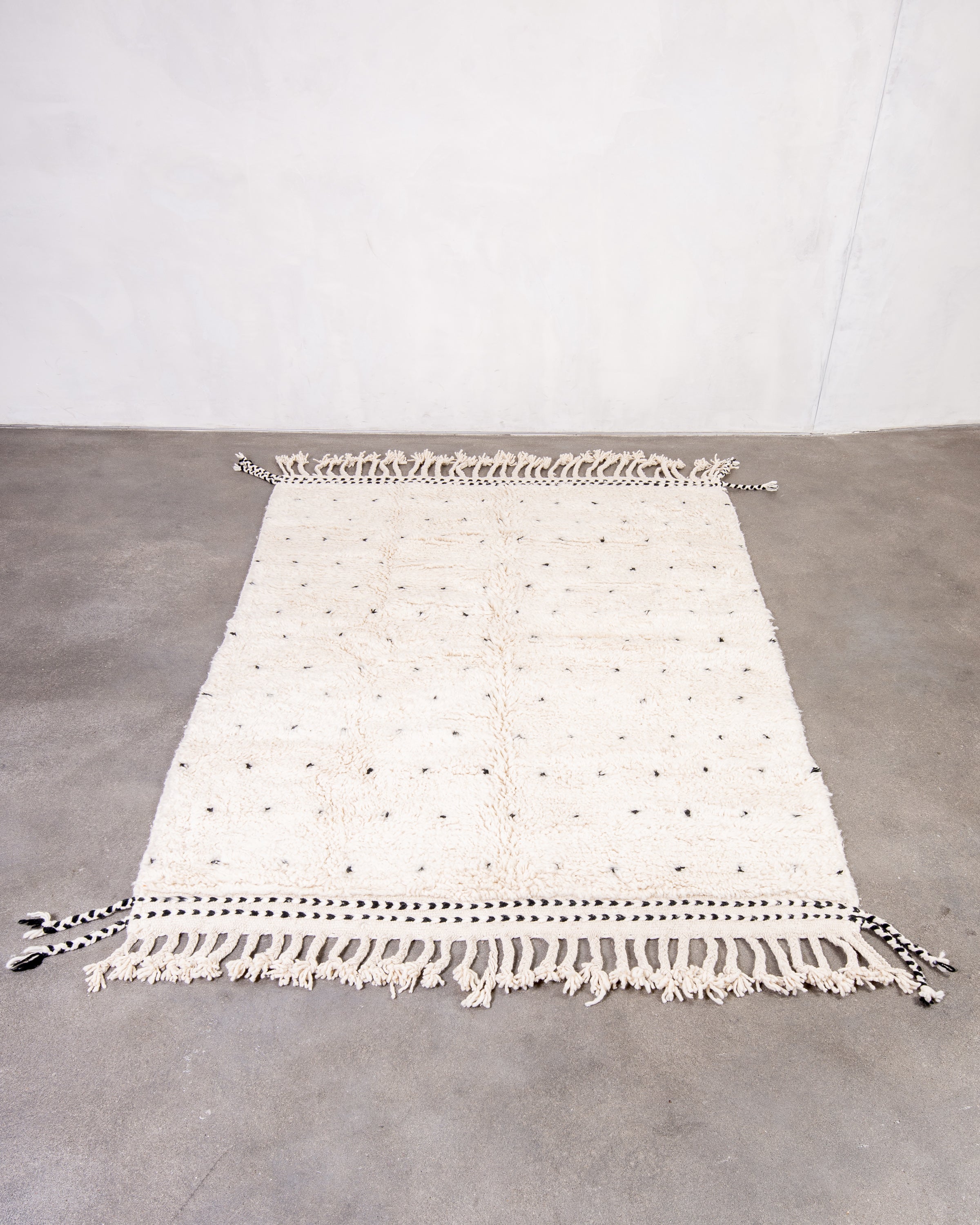 Modern designer handcrafted Berber rug from morocco Beniourain with beautiful colors and patterns